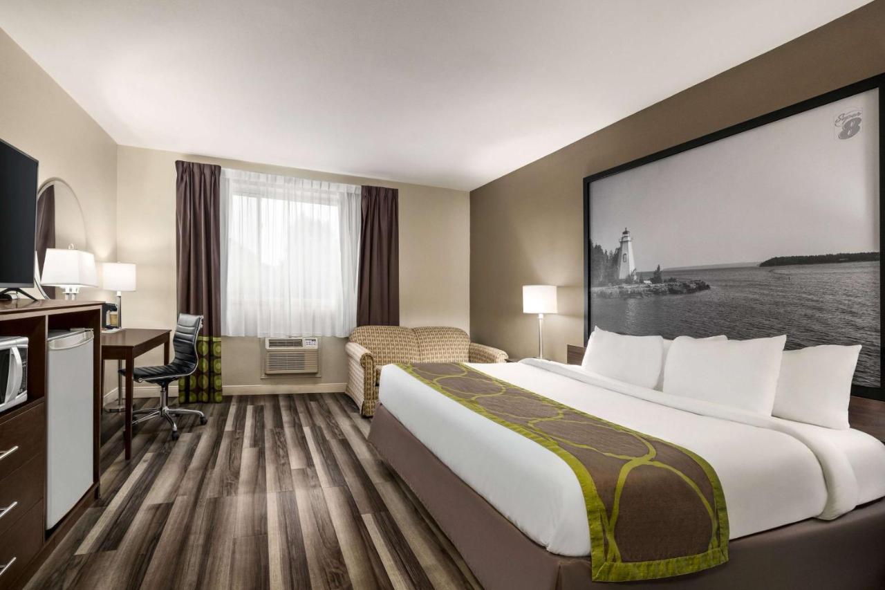 Hotel Super 8 By Wyndham Sarnia On Exterior foto
